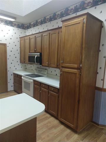 Building Photo - 6218 Paradise Dr