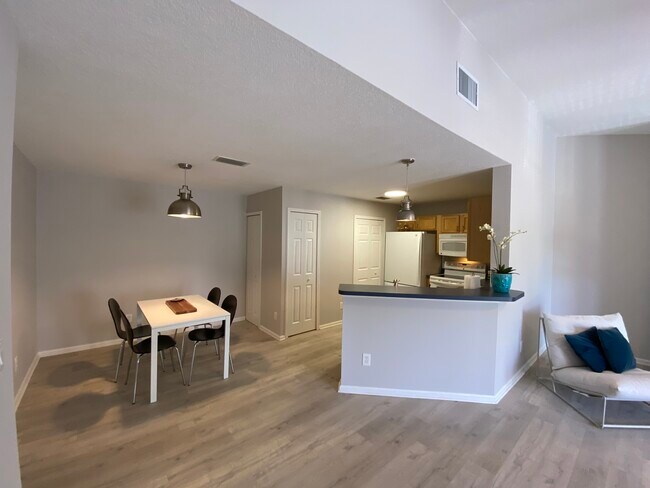 Pantry and lighted raised bar - 125 Ponte Vedra Colony Cir