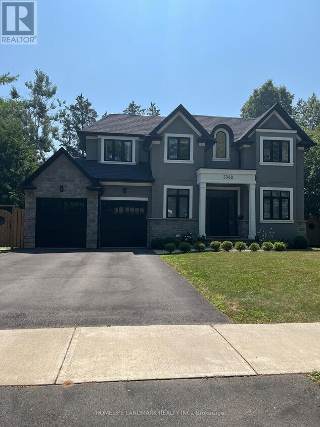 Photo principale - 3362 Regal Rd