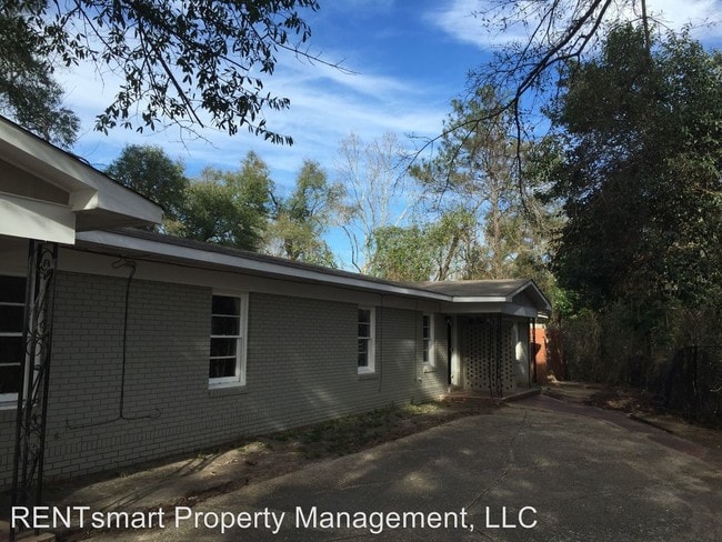 Building Photo - 731 Winston Rd
