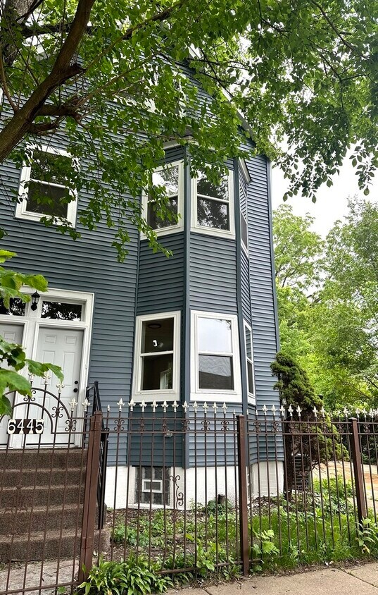 Foto del edificio - 6445 S Rhodes Ave
