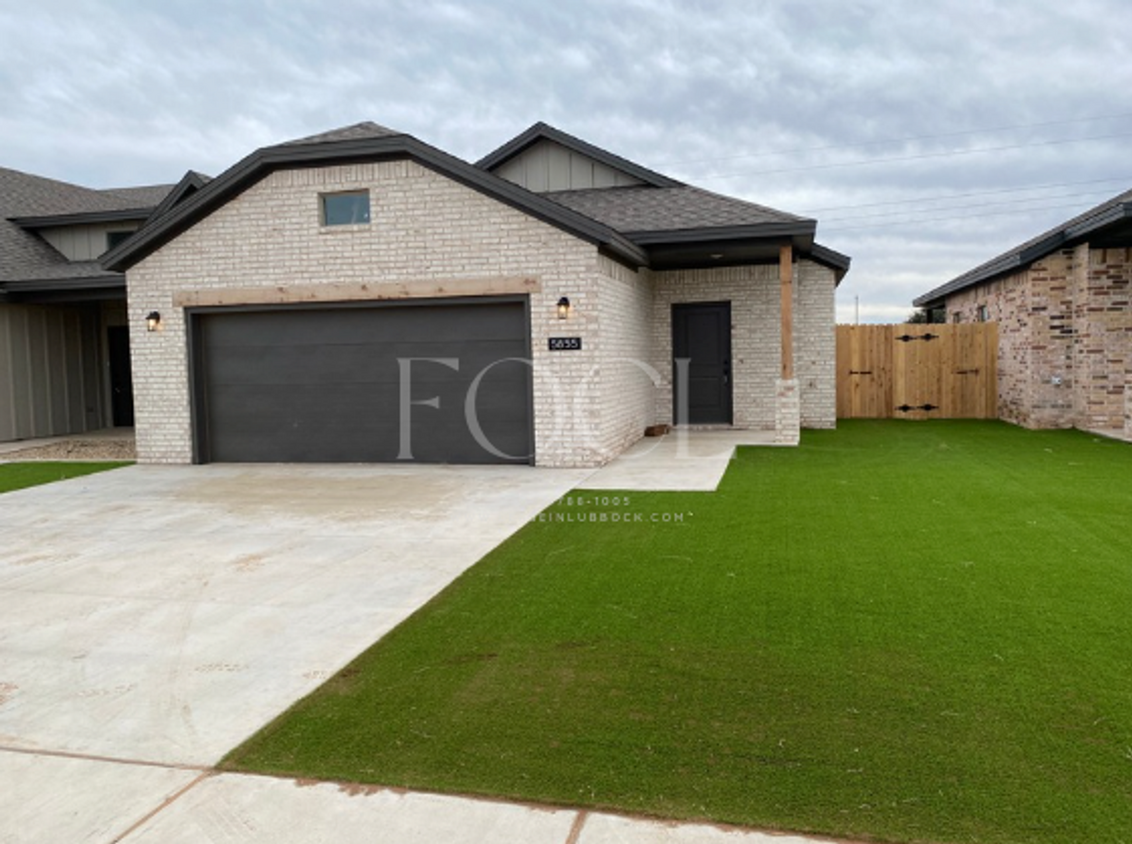 Foto principal - Luxury Townhome (Frenship ISD)