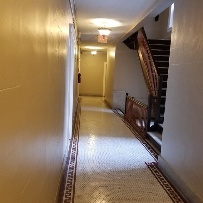 Foto del edificio - 6601 Broadway