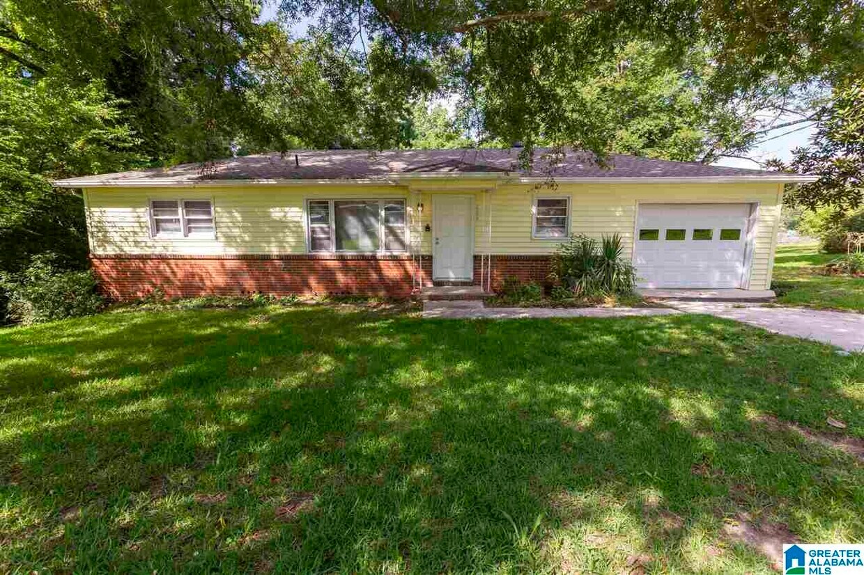 404 Sunhill Rd NW, Center Point, AL 35215 House Rental in Center