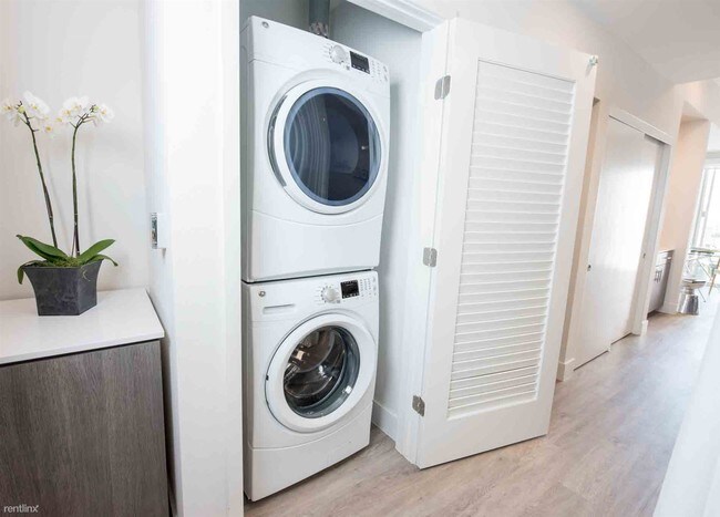 Foto del edificio - 1 br, 1 bath Apartment - 316 Main St 009