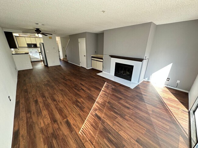 Building Photo - *MOVE IN BONUS* 2 Bed 2 Bath Condo In Waln...