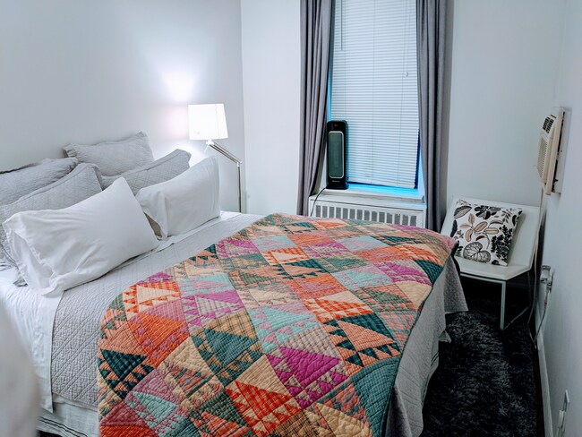 Bedroom - 237 E 79th St