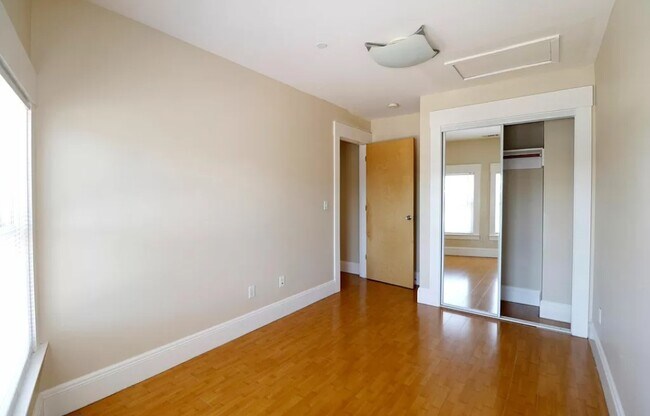 Foto del edificio - 2597 Telegraph Ave