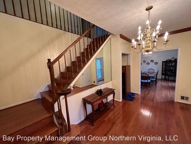 Building Photo - 3 br, 3.5 bath House - 6001 River Forest Dr