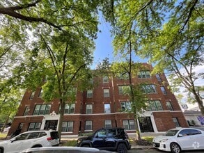 Building Photo - 3607 W Ainslie St
