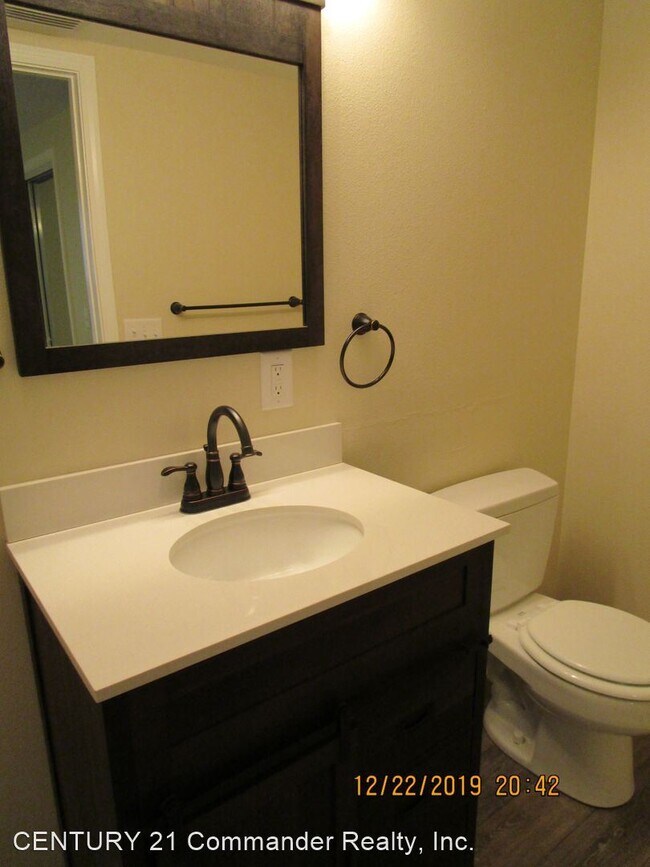 Foto del edificio - 3 br, 2 bath House - 3012 E 3rd St