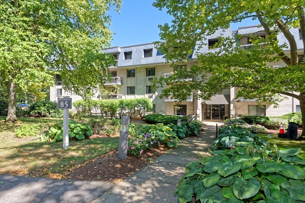 Foto principal - 85 Commons Dr