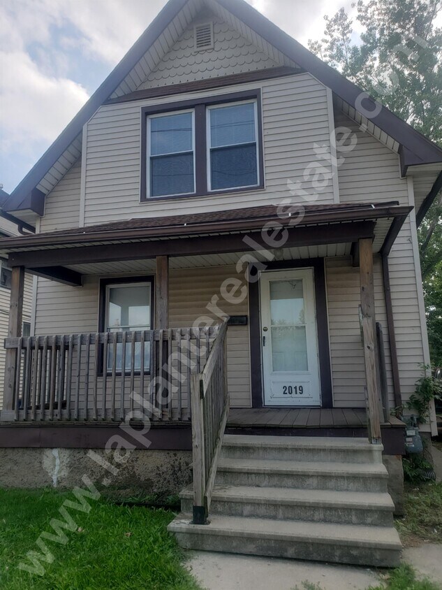 Primary Photo - 2019 South Ave