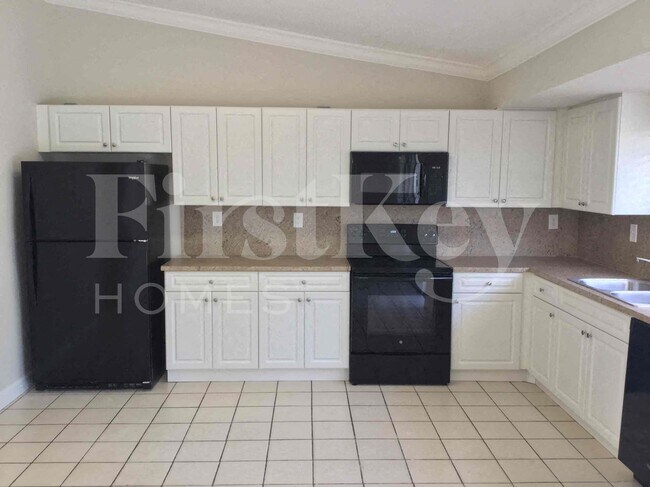 Foto del edificio - 6671 NW 199th St