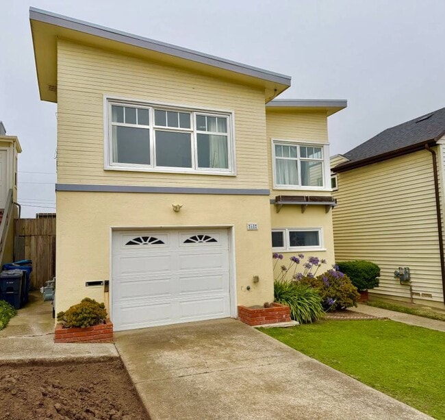 Building Photo - Clean 3 Bedroom, 1 Bath with Bonus Room- Walk to Westmoor High School, Open House, July 9th 4-6PM
