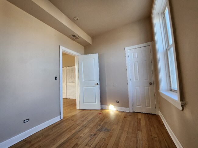 Building Photo - 3514 W Grenshaw St