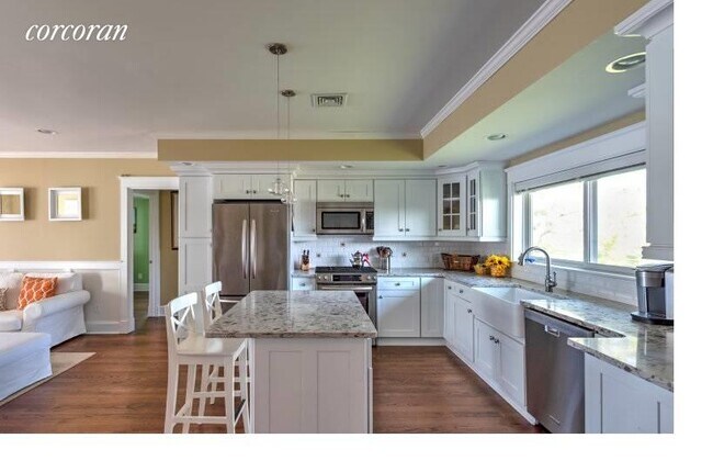 Building Photo - 135 Little Neck Rd