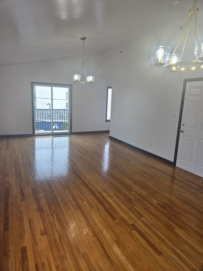 Foto del edificio - 2707 Central Ave