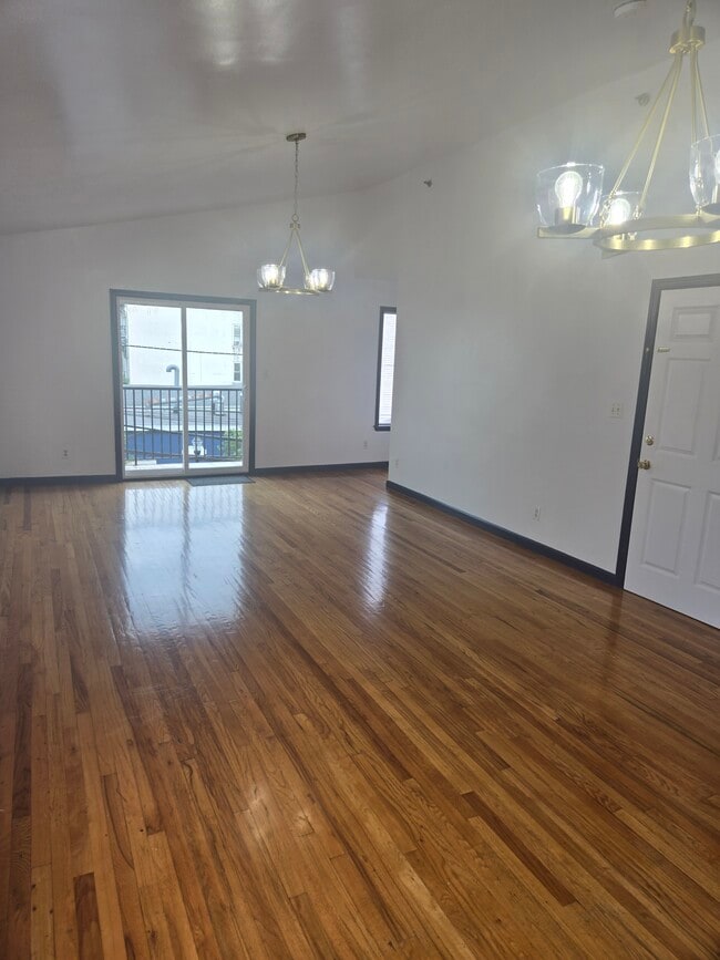 Building Photo - 2707 Central Ave