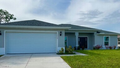Building Photo - 1708 NE 33rd Ln