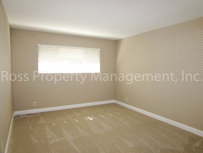 Foto del edificio - Great Pleasanton Location! Rare Single Story Townhome