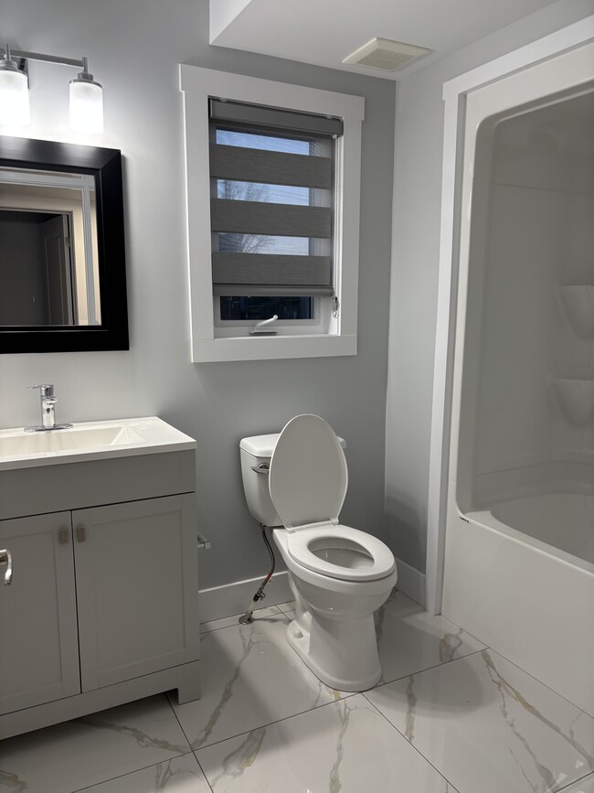 Building Photo - 1059 Albert Rd