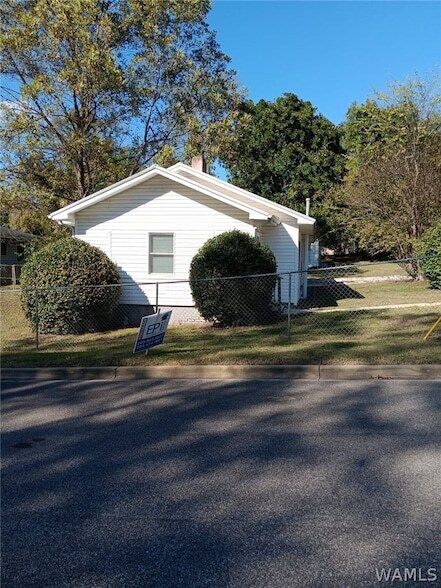 Foto del edificio - 512 34th Ave W