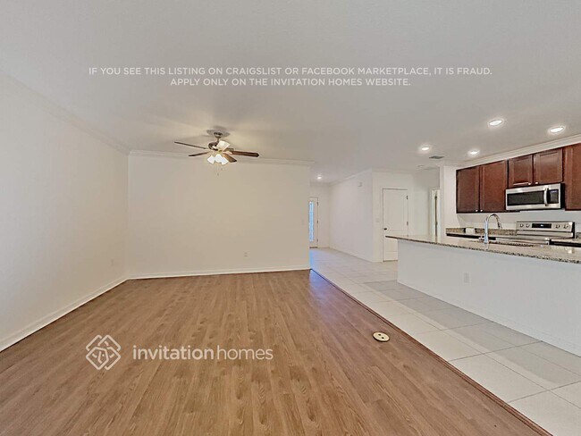 Foto del edificio - 4415 Reisswood Lp