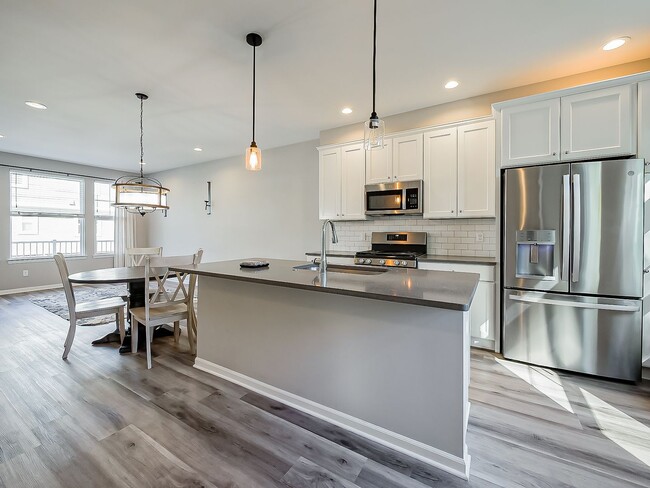 Building Photo - Move-In Ready 3-Bedroom Home in Prime Down...