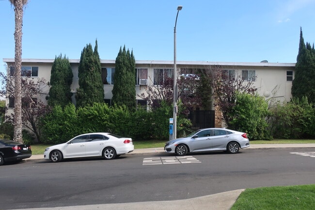 Building Photo - 10416 Irene St