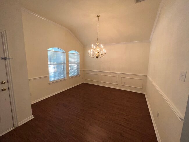 Building Photo - 6109 Apache Dr