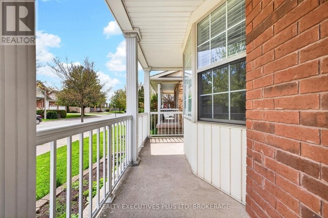Building Photo - 389 Wright Crescent