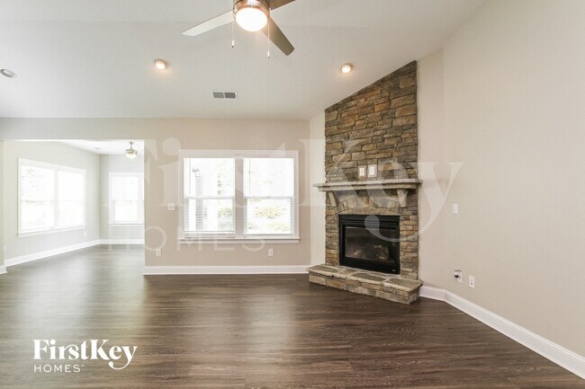 Building Photo - 206 Paradise Hills Cir