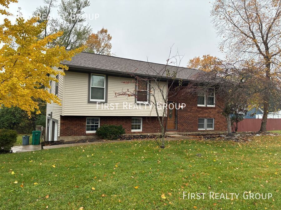 Foto principal - 37 W Lytle-Five Points Rd