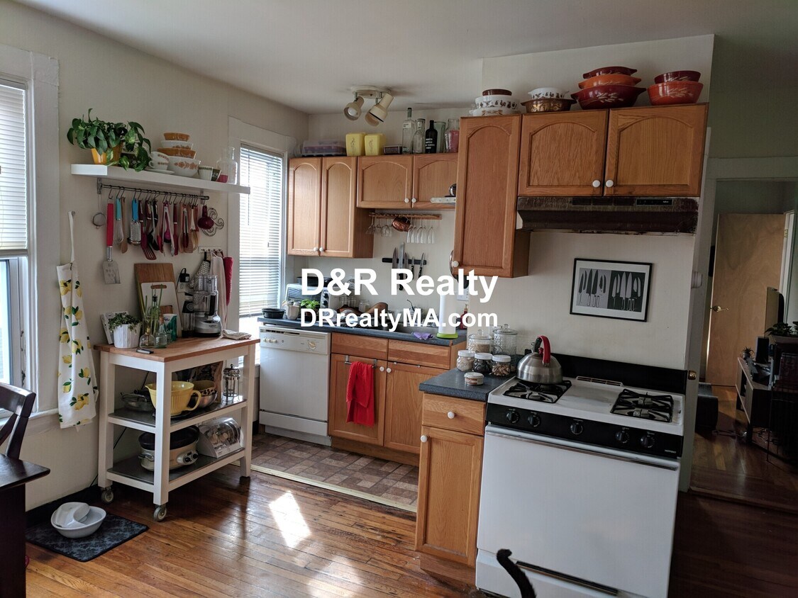 Primary Photo - 7 Durham St