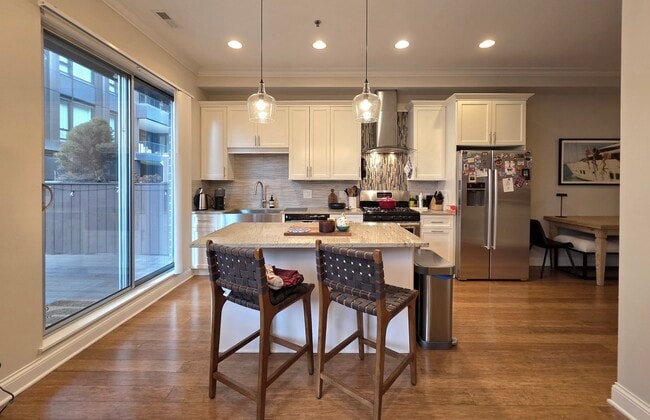 Building Photo - 20 N Aberdeen St