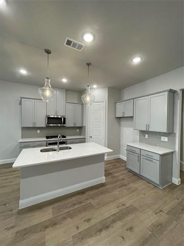 Building Photo - 12931 Couture Dr