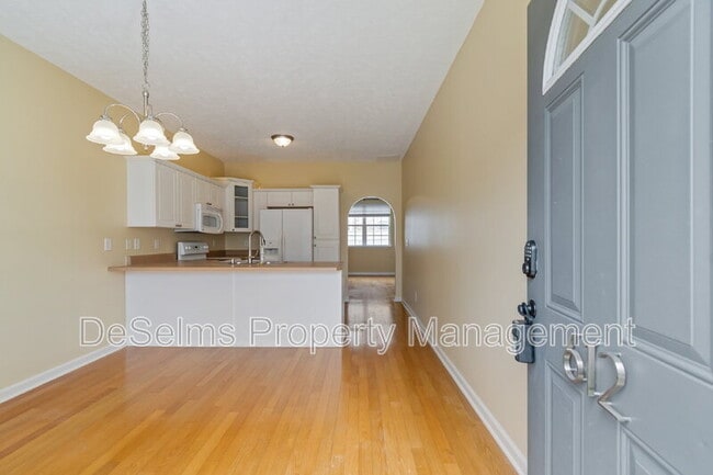 Building Photo - 612 Spence Enclave Way