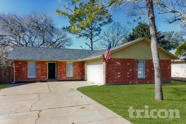 Building Photo - 2014 Briar Ridge Dr