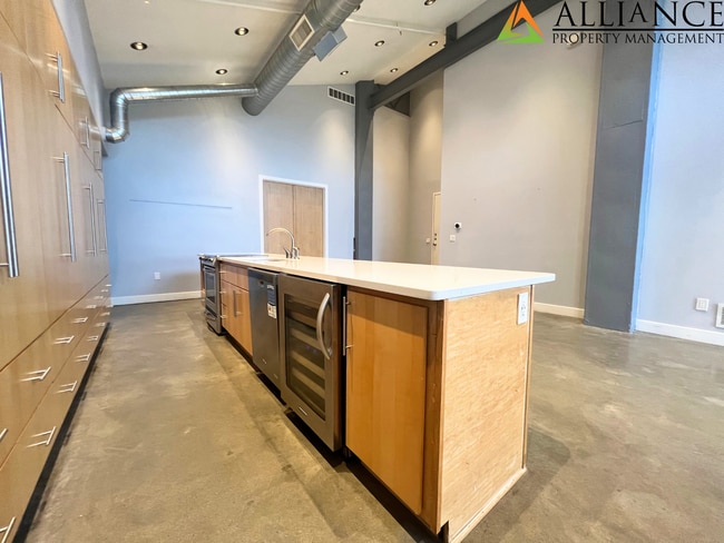 Foto del edificio - Maintenance Free Living ~ Close to KSU & Aggieville ~ Pet Friendly