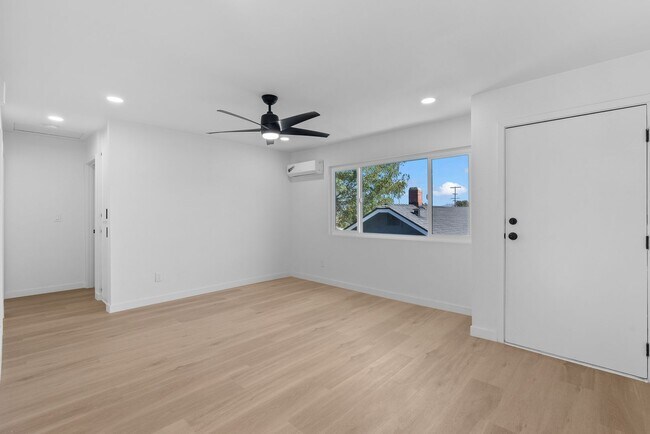 Foto del edificio - 4082-4084 Chamoune