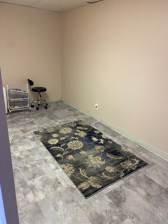 Foto del edificio - 112 Hobson Ave