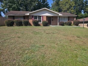 Building Photo - 738 Forestdale Dr