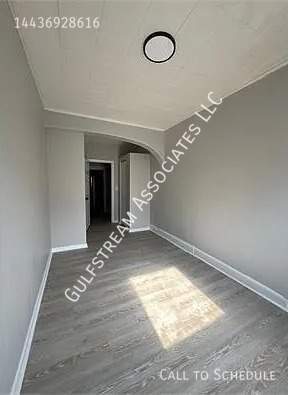 Building Photo - 533 N Streeper St
