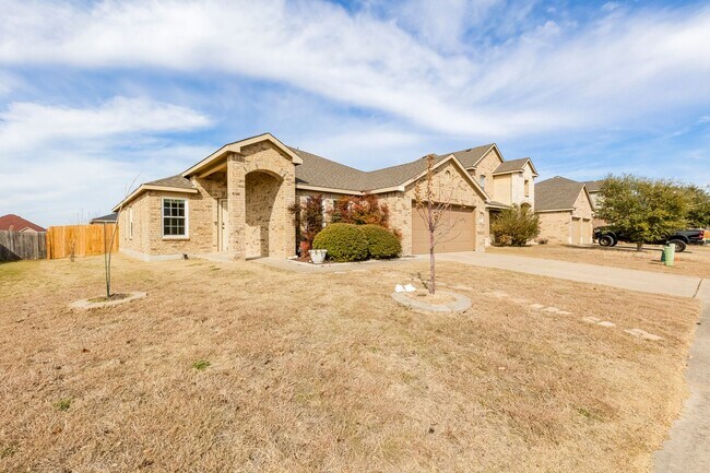 Foto del edificio - 6113 Bridgewood Dr