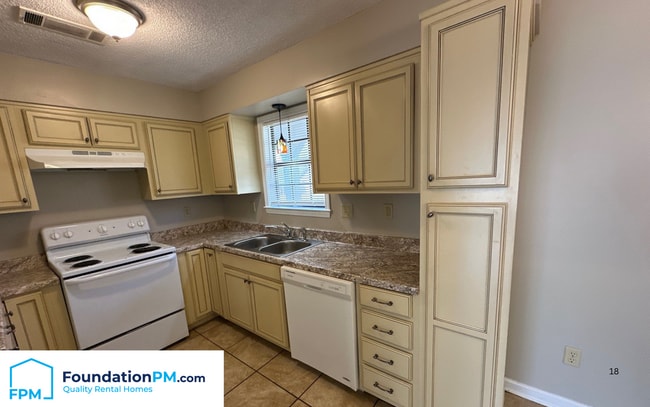 Building Photo - 4482 Grinstead Cove