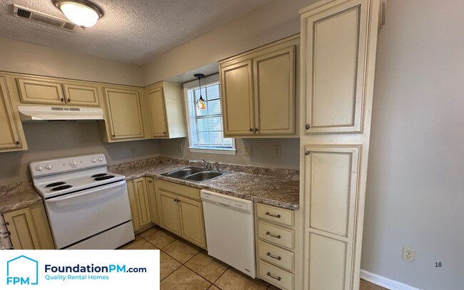 Foto del edificio - 4482 Grinstead Cove