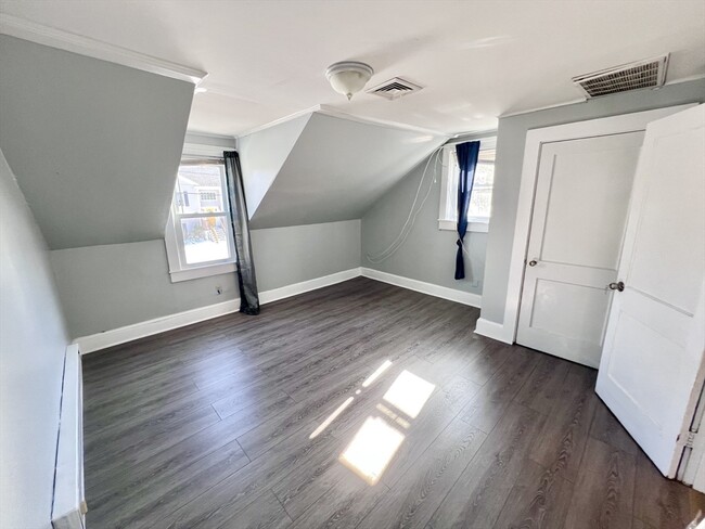 Building Photo - 1 Kurts Pl