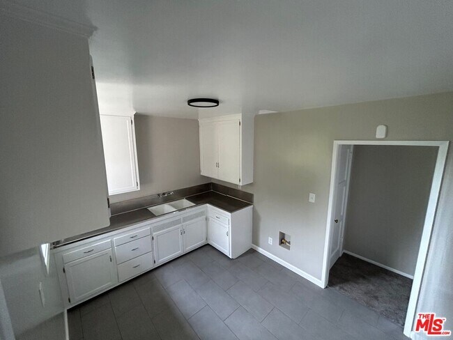 Foto del edificio - 4086 Abourne Rd
