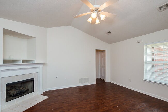 Building Photo - 10716 Ridgefield Dr